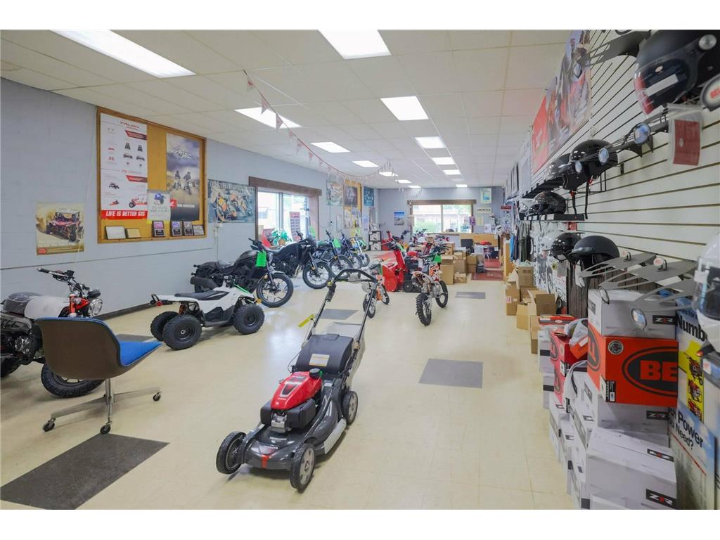 4215 E Lake Street Minneapolis MN 55406 6733677 image2