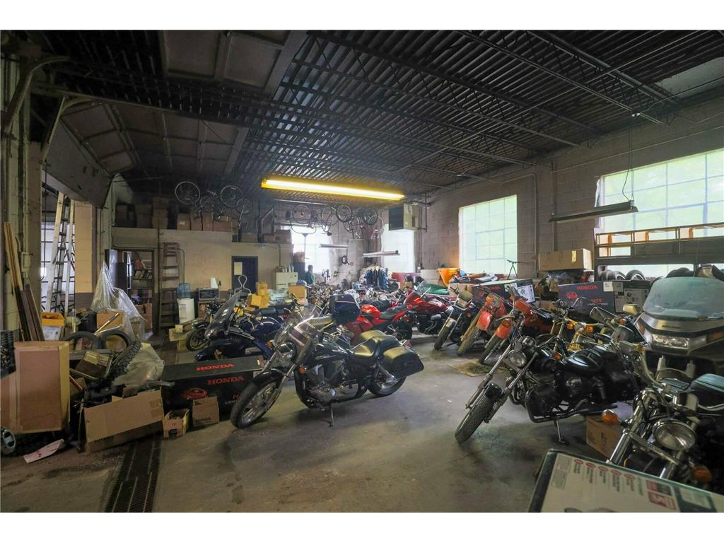 4215 E Lake Street Minneapolis MN 55406 6733677 image24