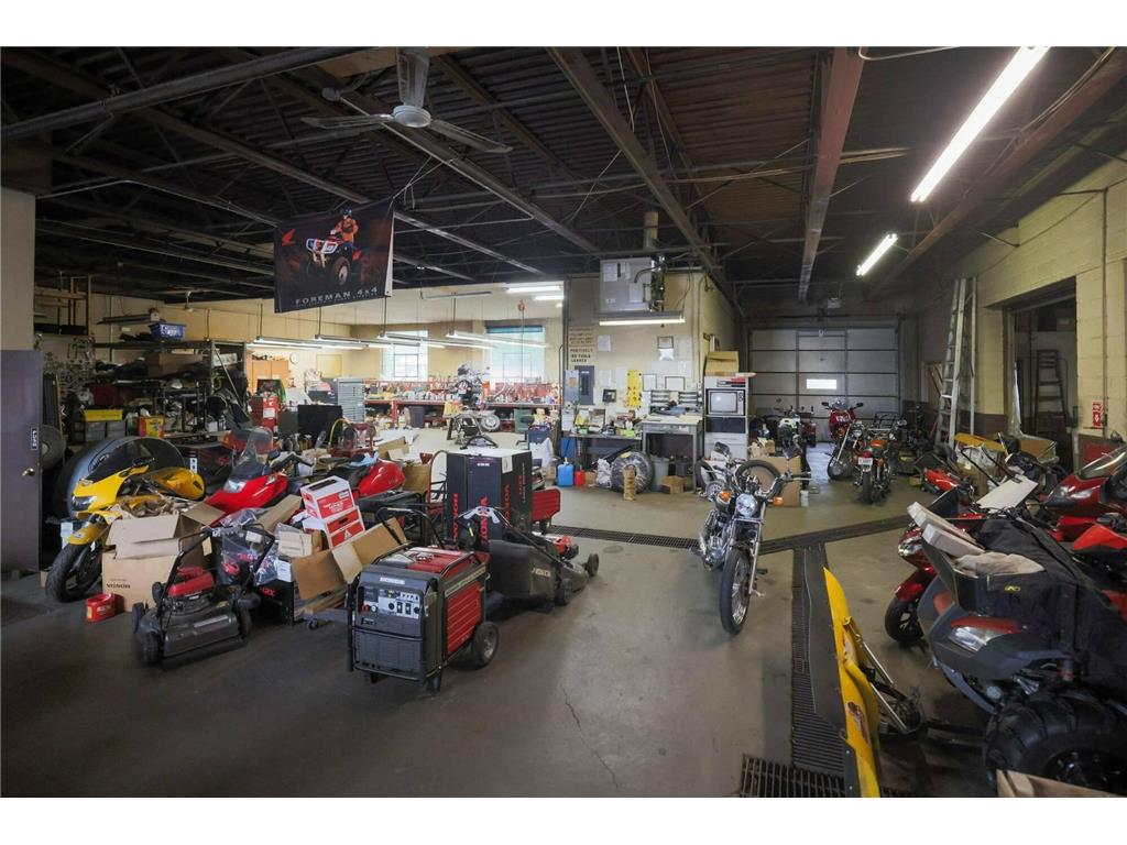 4215 E Lake Street Minneapolis MN 55406 6733677 image39