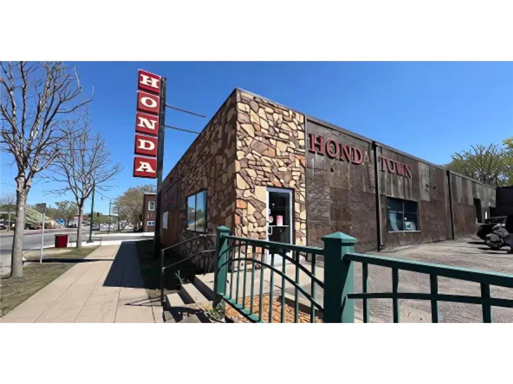 4215 E Lake Street Minneapolis MN 55406 7079559 image1