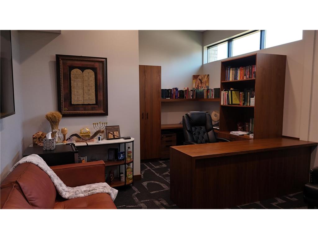 4215 Fairview Avenue Minnetonka MN 55343 6804239 image21