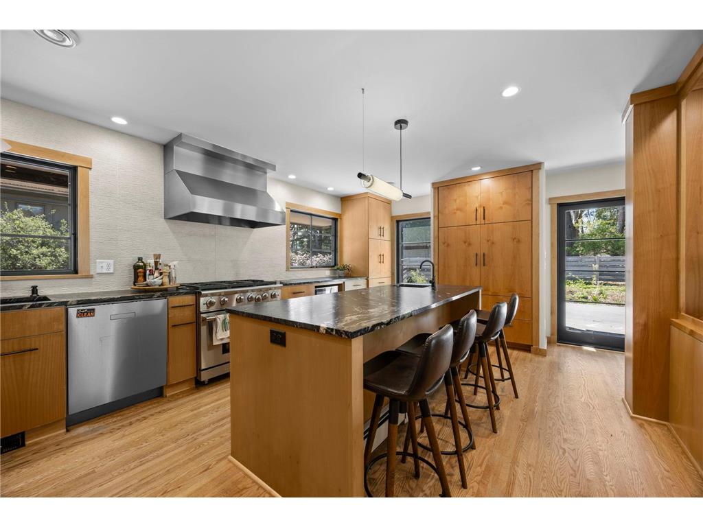 4216 Poplar Drive Golden Valley MN 55422 7011343 image10