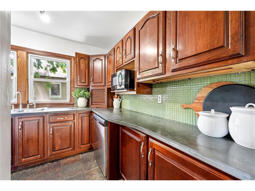 4219 2nd Avenue S Minneapolis MN 55409 7084165 image16