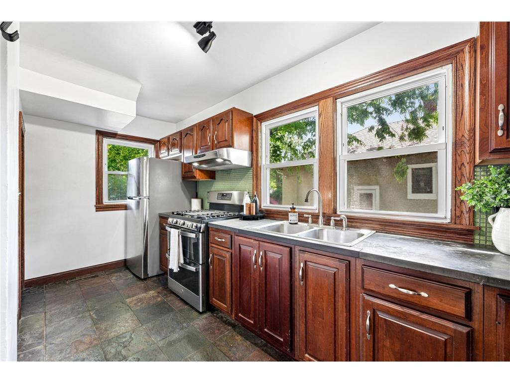 4219 2nd Avenue S Minneapolis MN 55409 7084165 image19