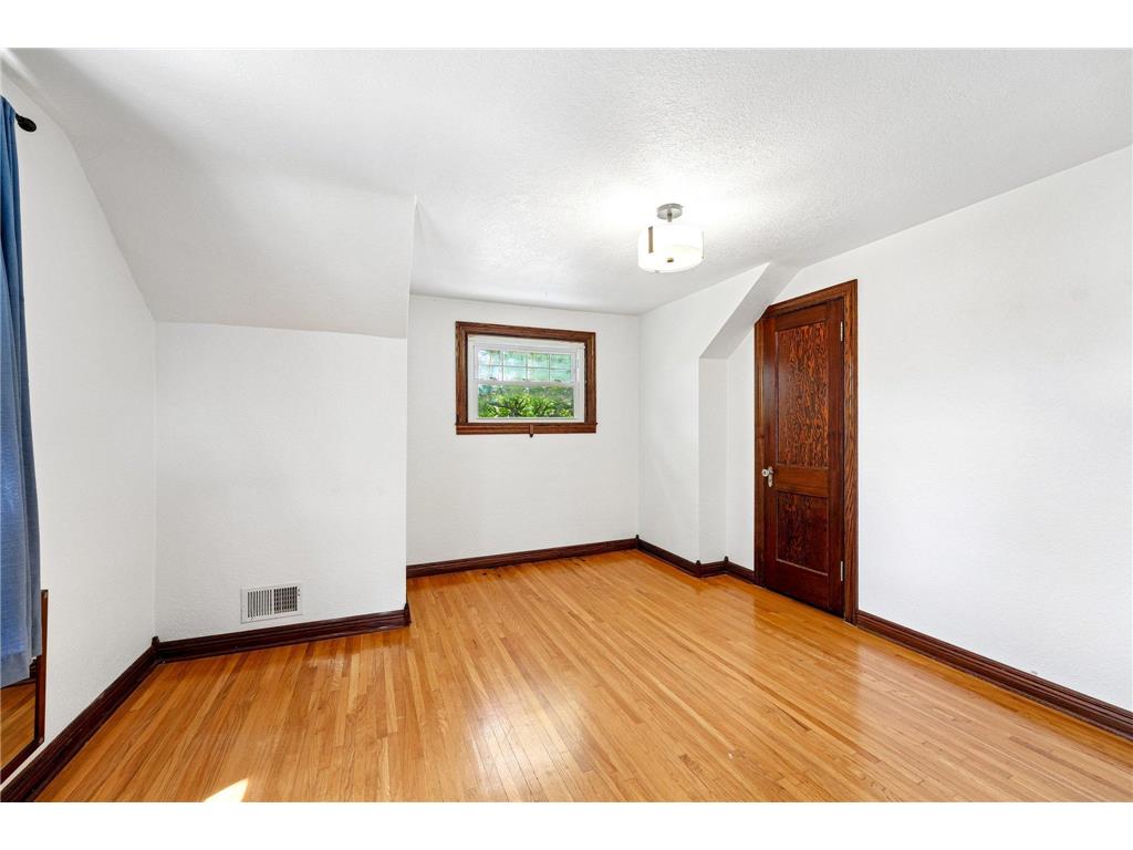 4219 2nd Avenue S Minneapolis MN 55409 7084165 image32