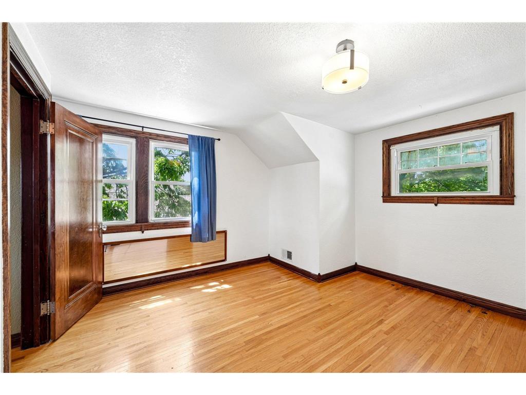 4219 2nd Avenue S Minneapolis MN 55409 7084165 image33