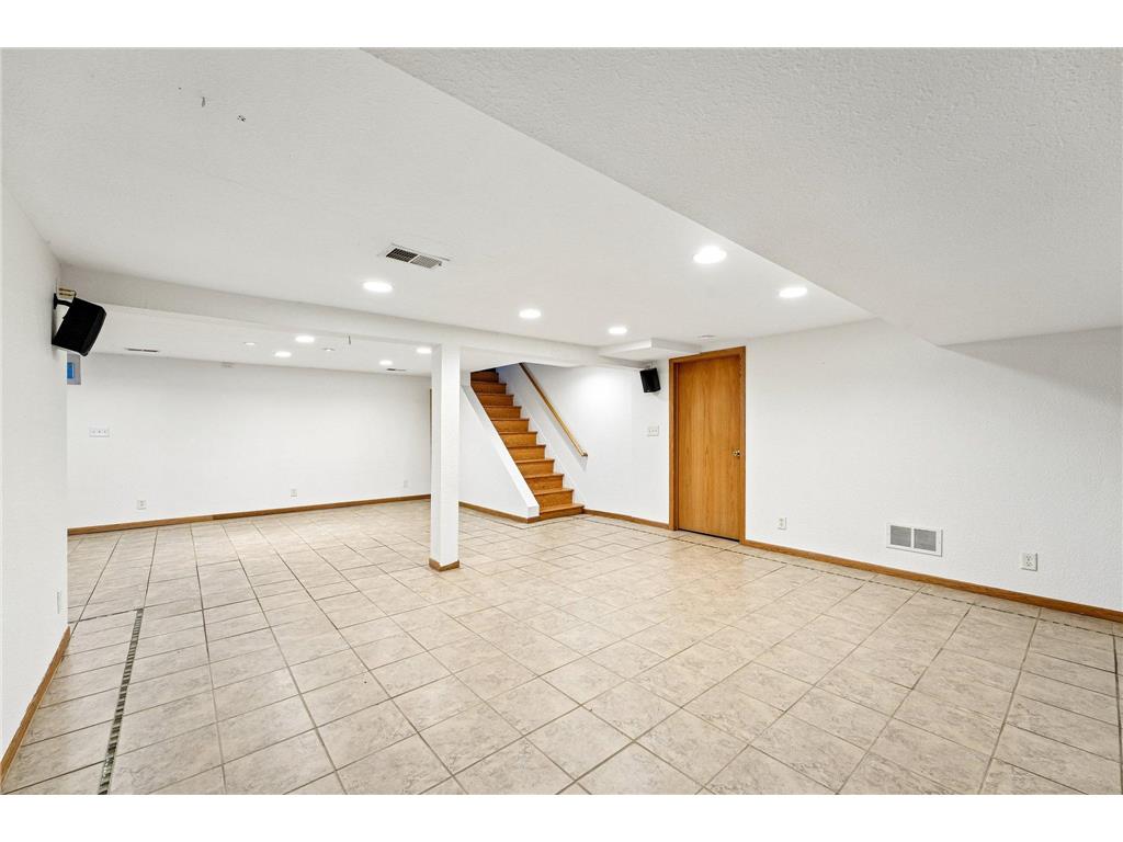 4219 2nd Avenue S Minneapolis MN 55409 7084165 image42