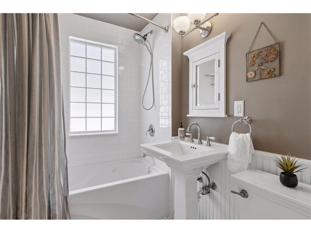 4219 Grand Avenue S Minneapolis MN 55409 7110612 image19