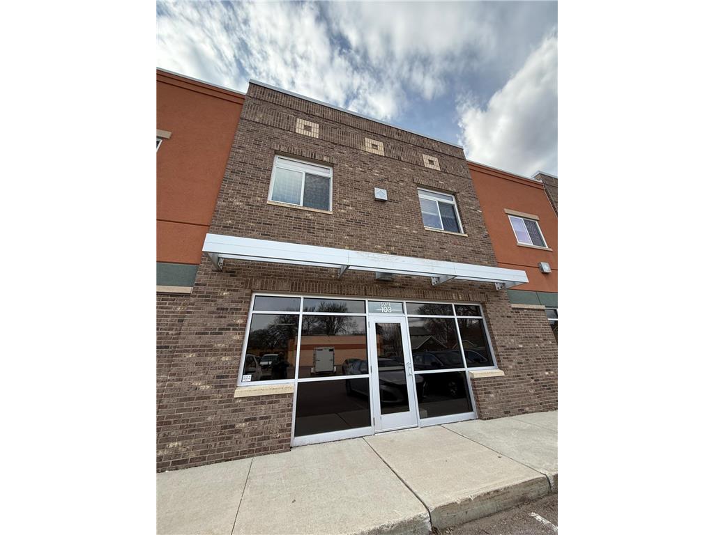 422 Belgrade Avenue North Mankato MN 56003 6697355 image1