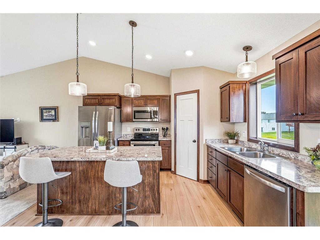 422 Bluebird Drive NW Isanti MN 55040 7073543 image12
