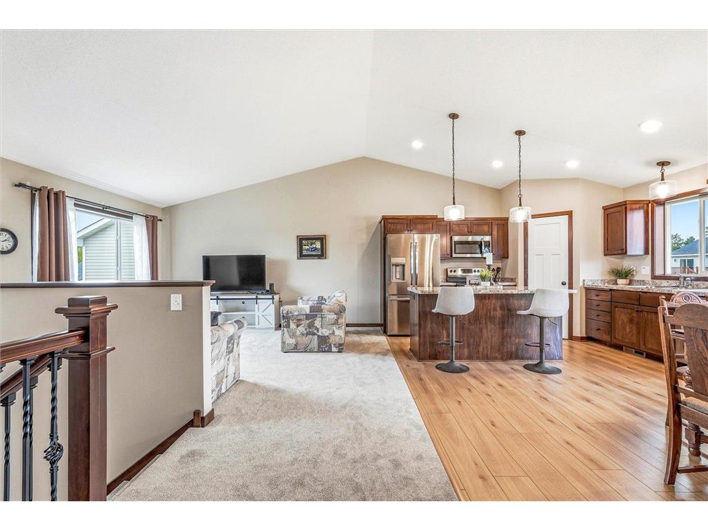 422 Bluebird Drive NW Isanti MN 55040 7073543 image5