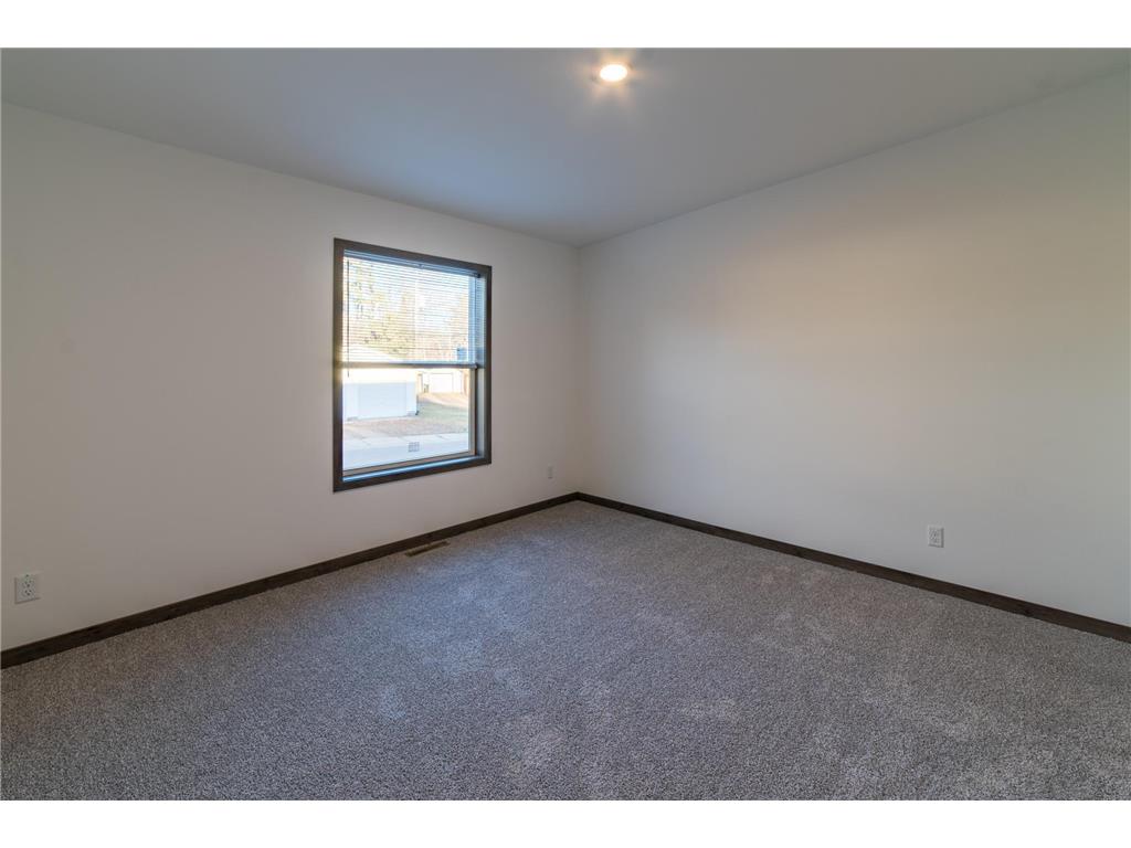 422 Court Avenue N Sandstone MN 55072 6816763 image29