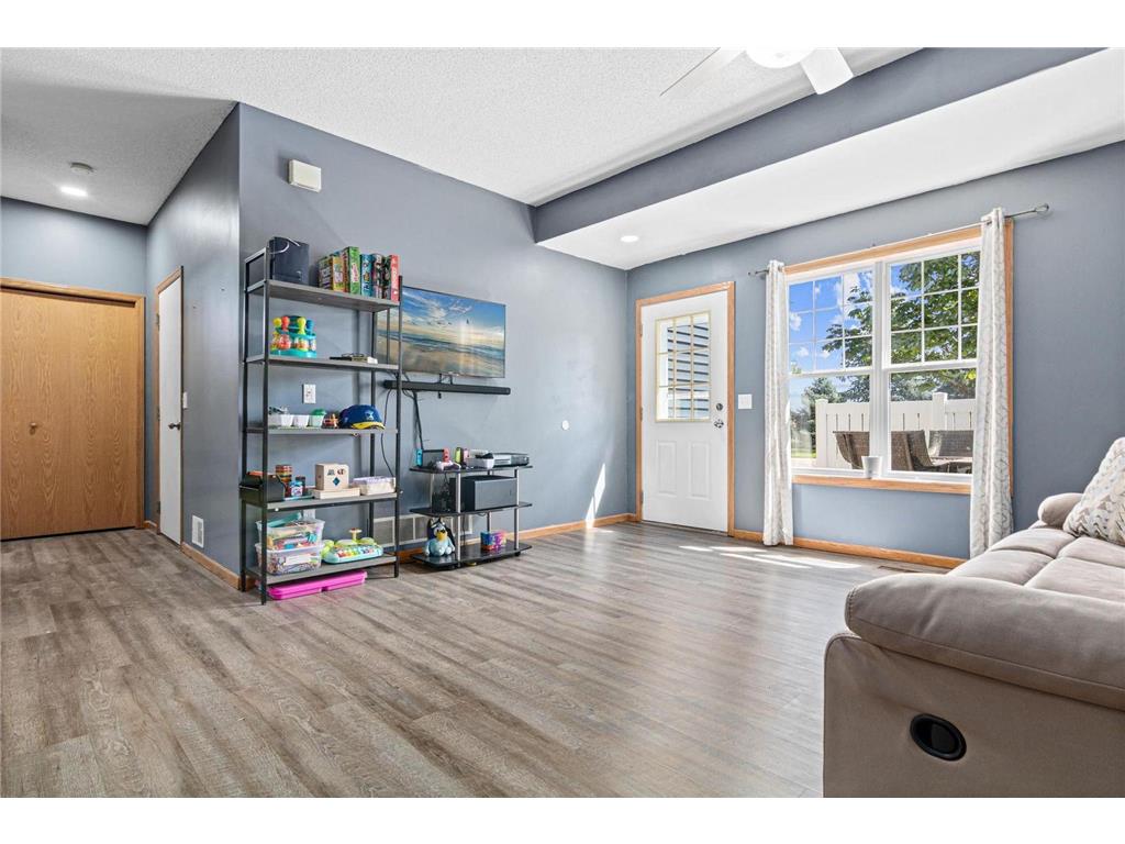 422 Hickory Lane N Oakdale MN 55128 7016965 image4