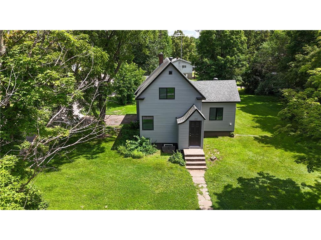 422 Park Avenue Sandstone MN 55072 6752636 image1