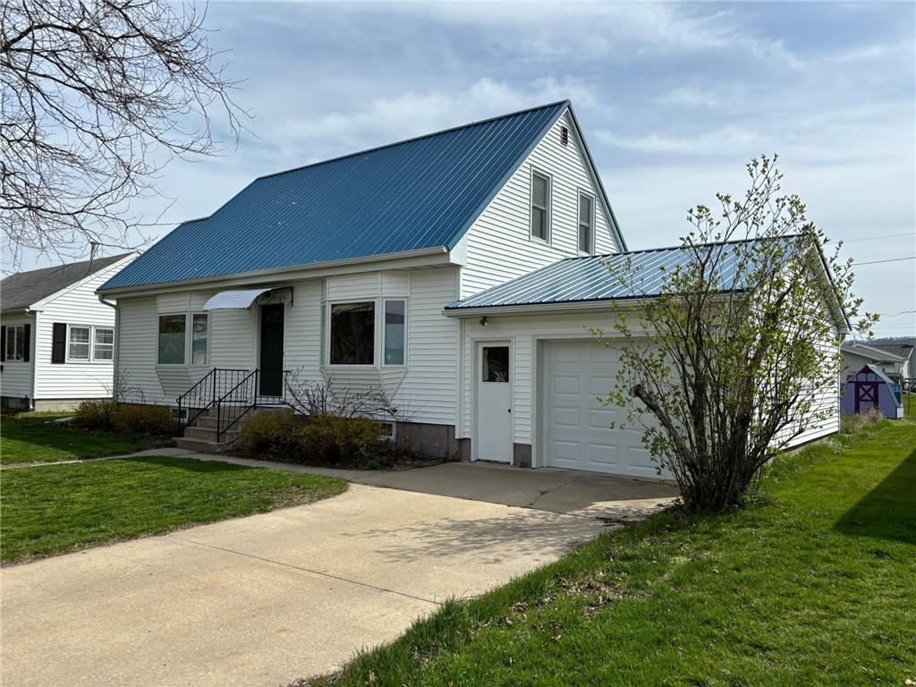 422 S Ellsworth Street Houston MN 55943 6519933 image1