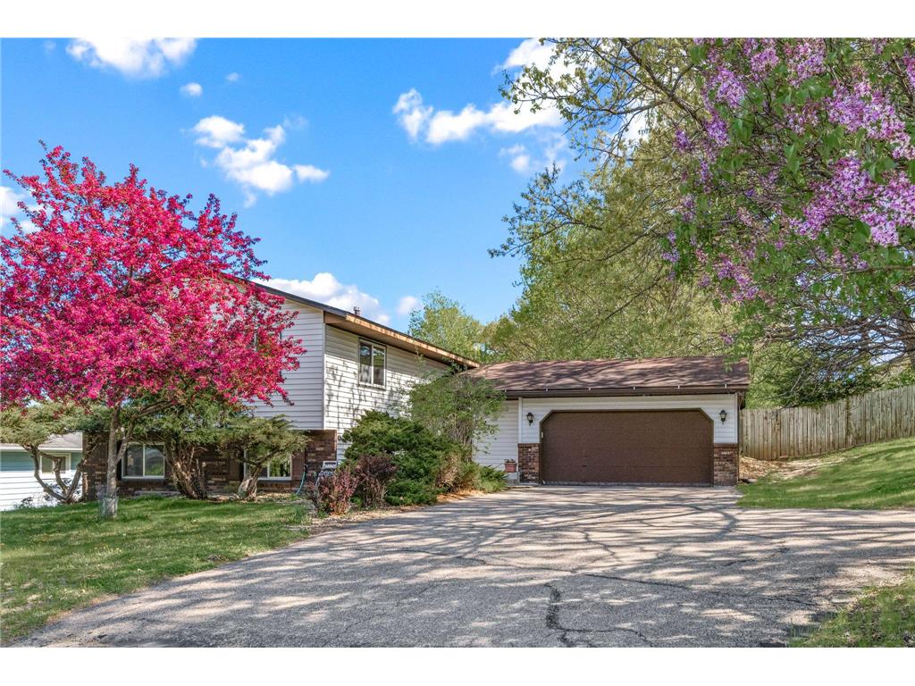 4220 Victoria Street N Shoreview MN 55126 7068000 image1