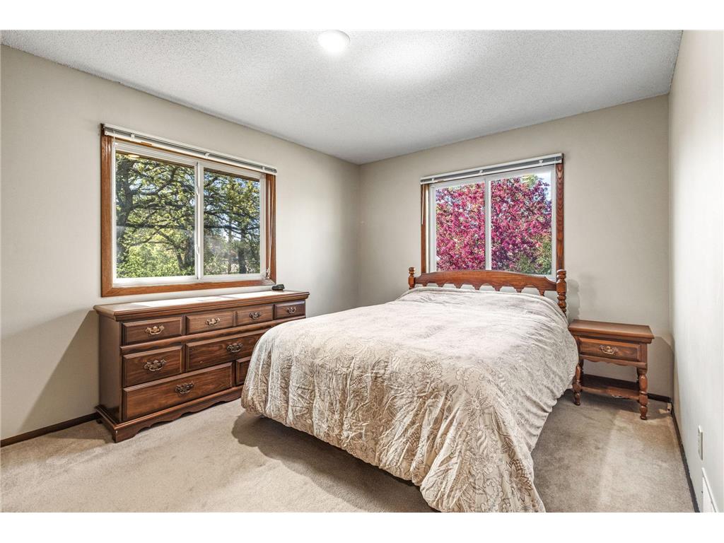 4220 Victoria Street N Shoreview MN 55126 7068000 image15