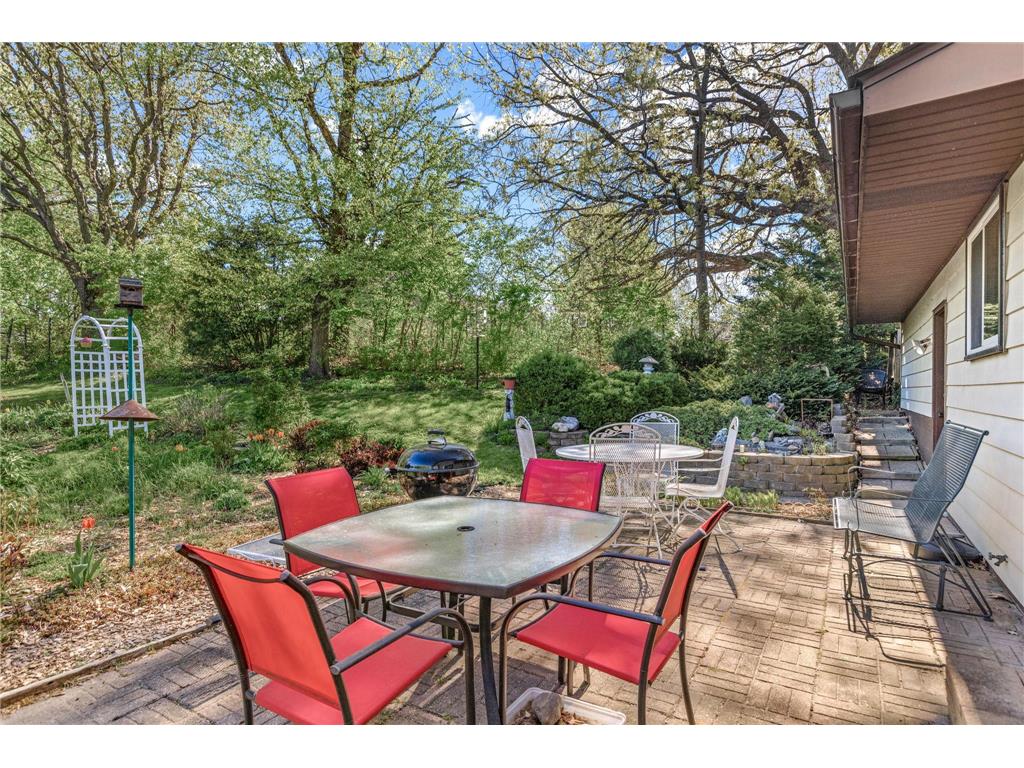 4220 Victoria Street N Shoreview MN 55126 7068000 image29