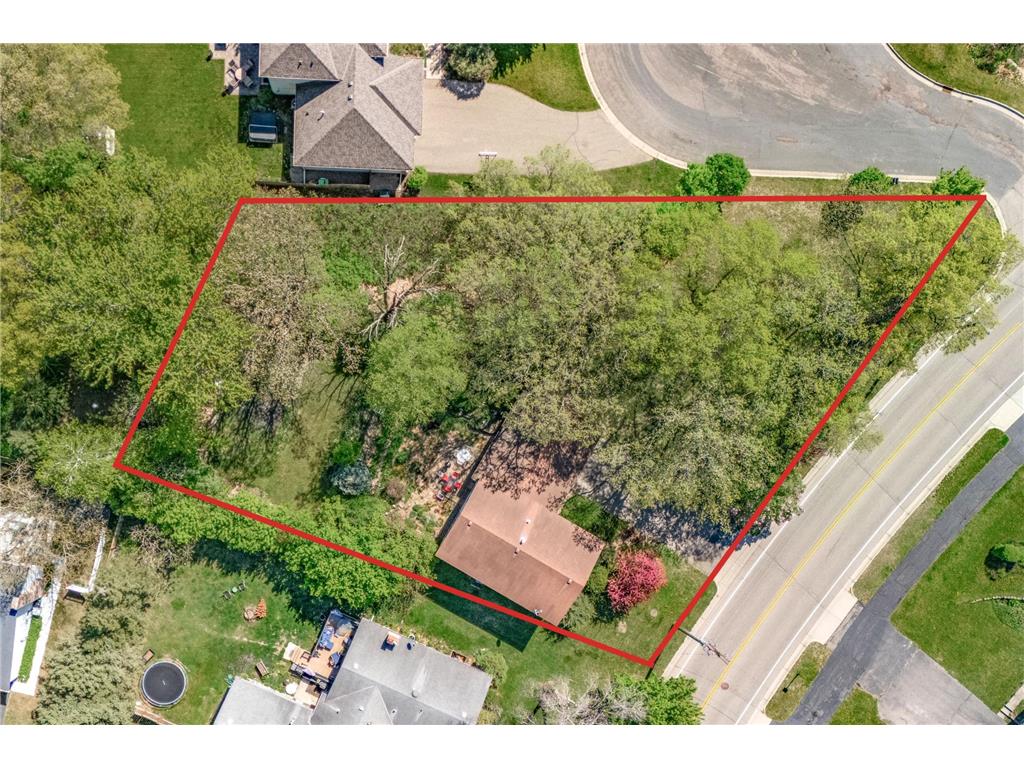 4220 Victoria Street N Shoreview MN 55126 7068000 image3