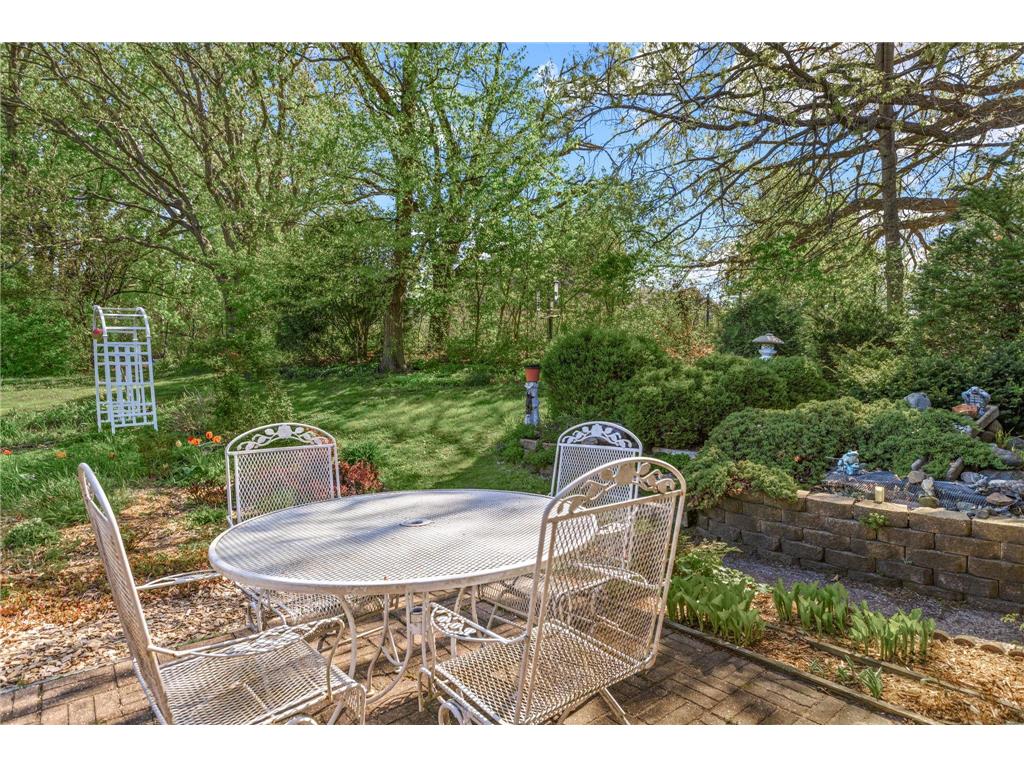 4220 Victoria Street N Shoreview MN 55126 7068000 image30