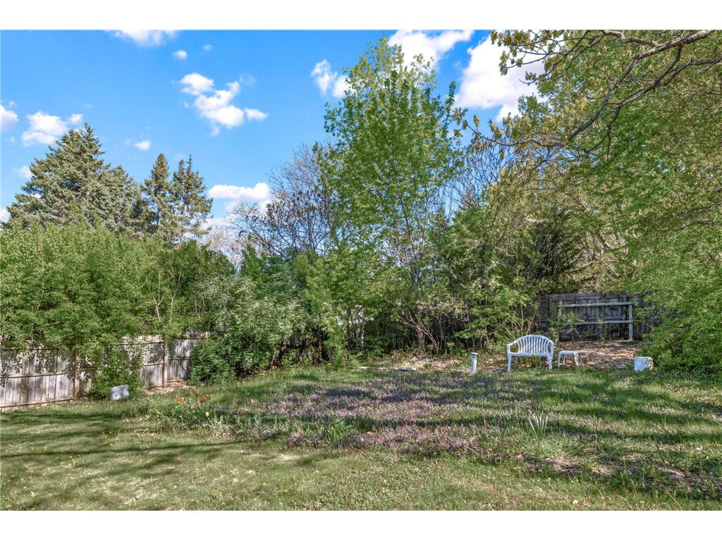 4220 Victoria Street N Shoreview MN 55126 7068000 image34