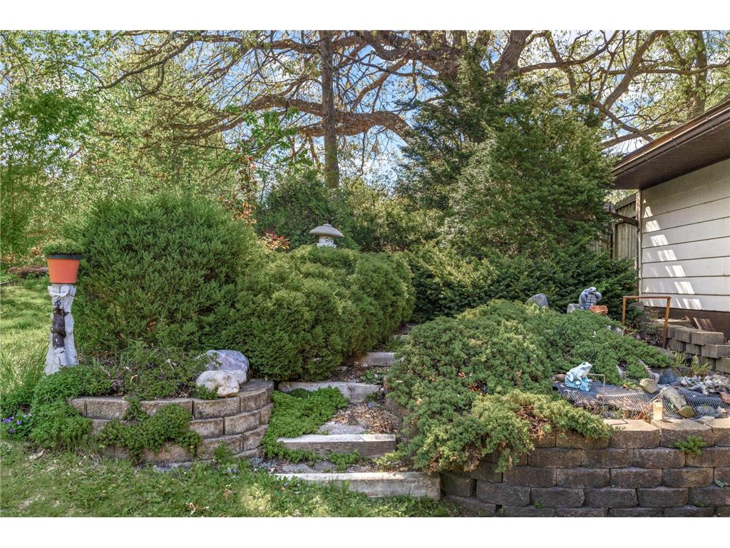 4220 Victoria Street N Shoreview MN 55126 7068000 image37