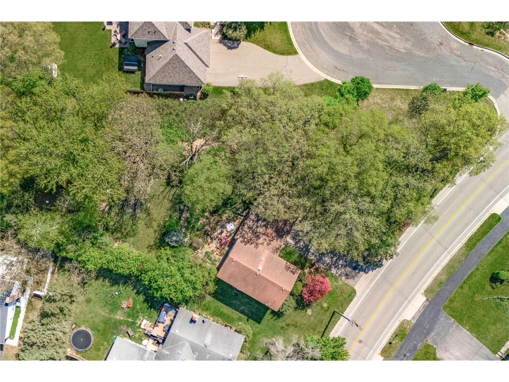 4220 Victoria Street N Shoreview MN 55126 7068000 image42