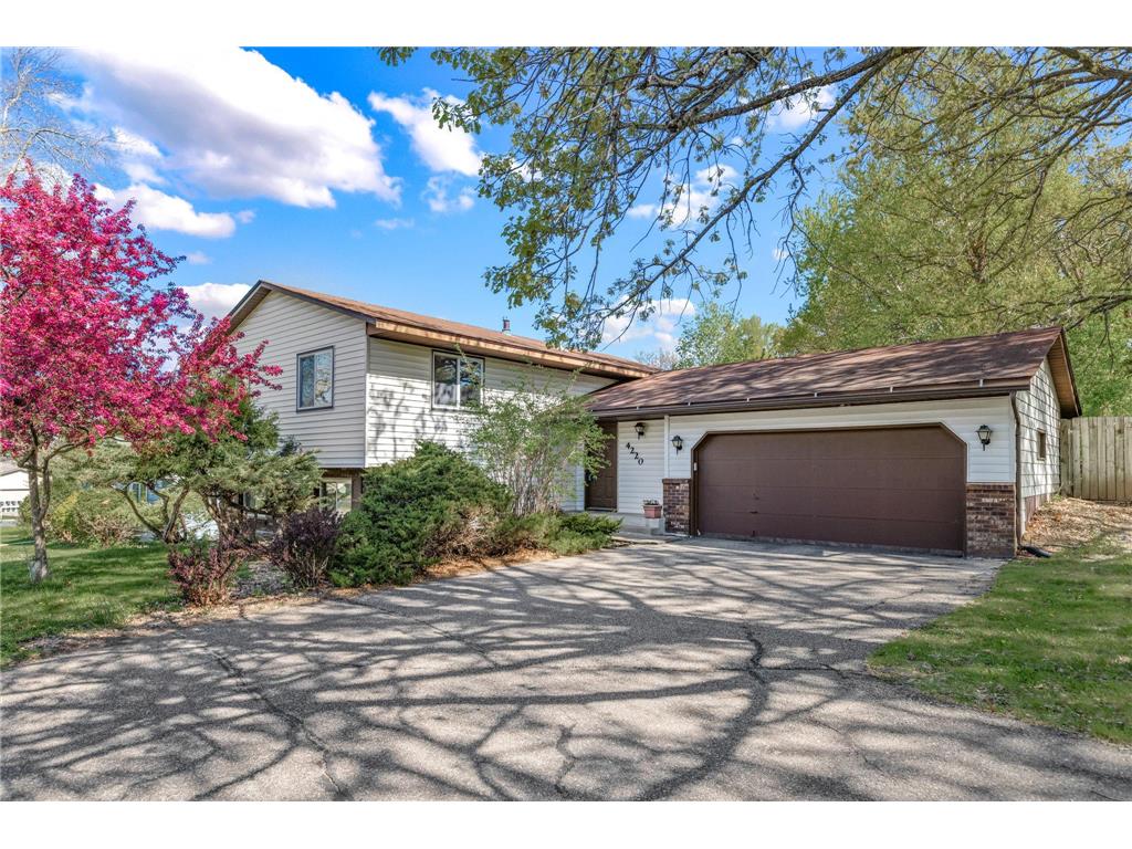 4220 Victoria Street N Shoreview MN 55126 7068000 image47