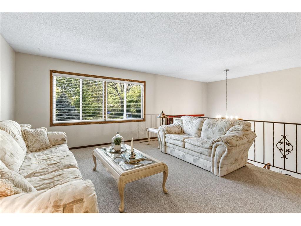 4220 Victoria Street N Shoreview MN 55126 7068000 image6