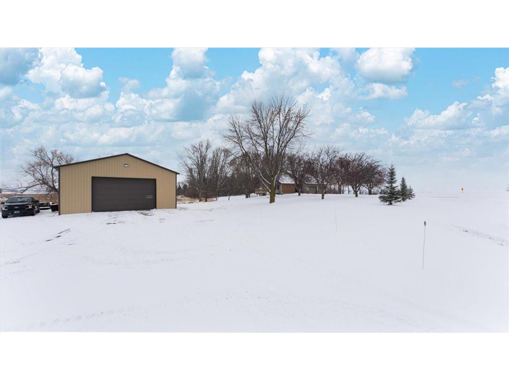 4221 75th Street NW Pennock MN 56279 6814557 image4