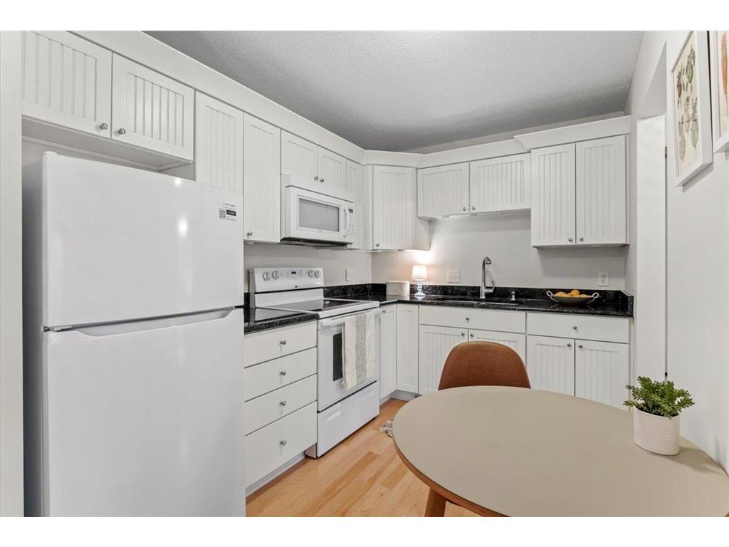 4221 Upton Avenue S #106 Minneapolis MN 55410 7028808 image6