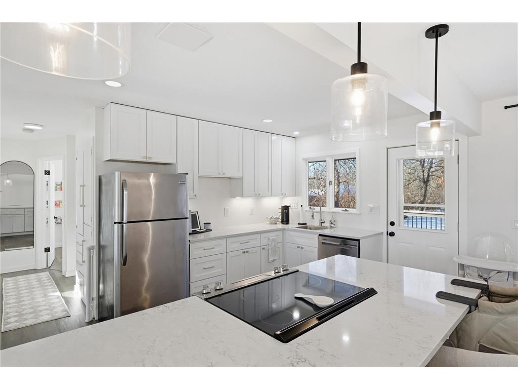 4222 Fairview Avenue Minnetonka MN 55343 7012222 image1
