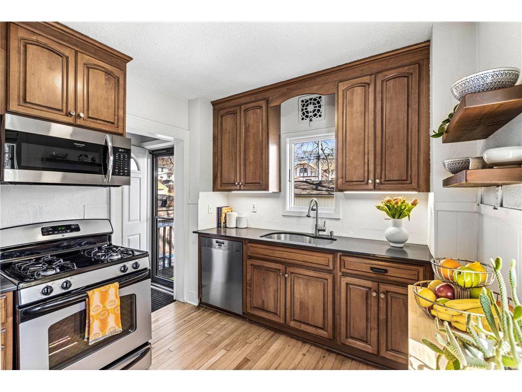 4225 Oakland Avenue Minneapolis MN 55407 7037308 image3