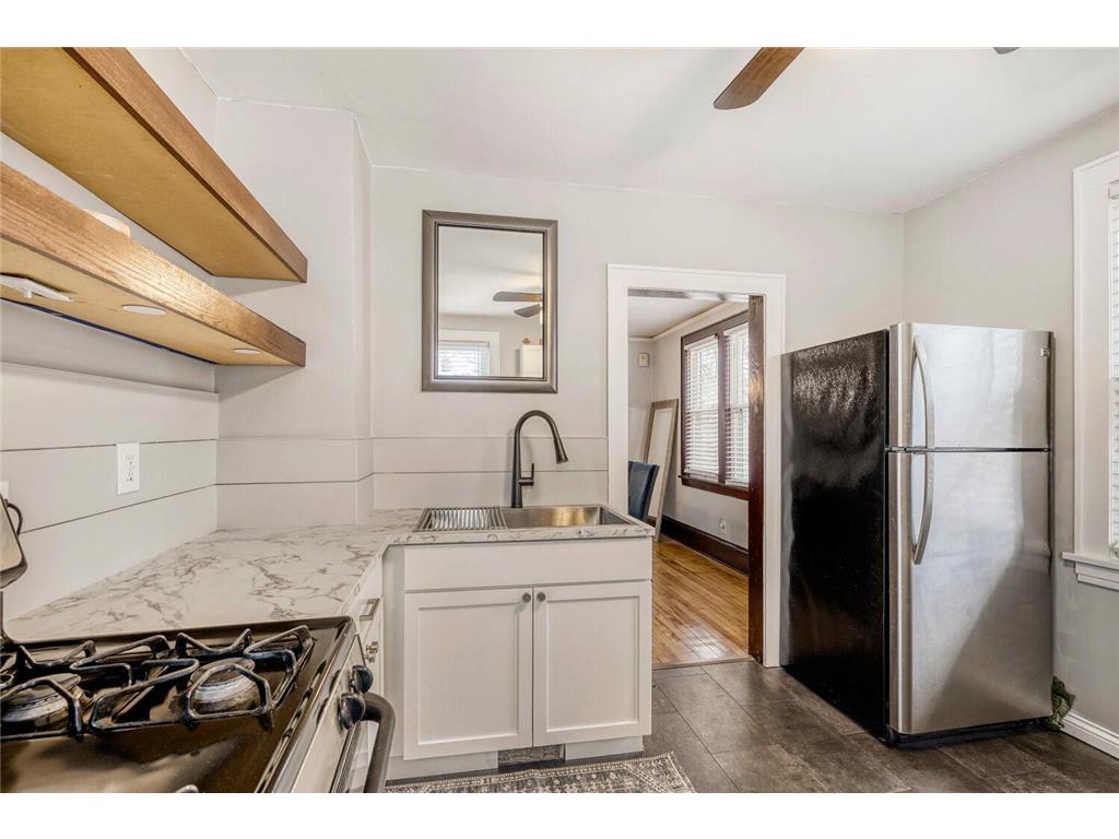 4227 Fremont Avenue N Minneapolis MN 55412 7048253 image6