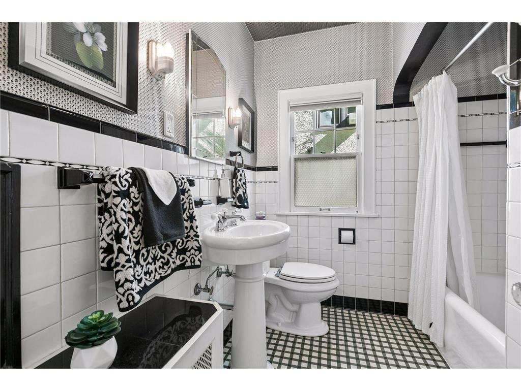 4227 Washburn Avenue N Minneapolis MN 55412 7088937 image20