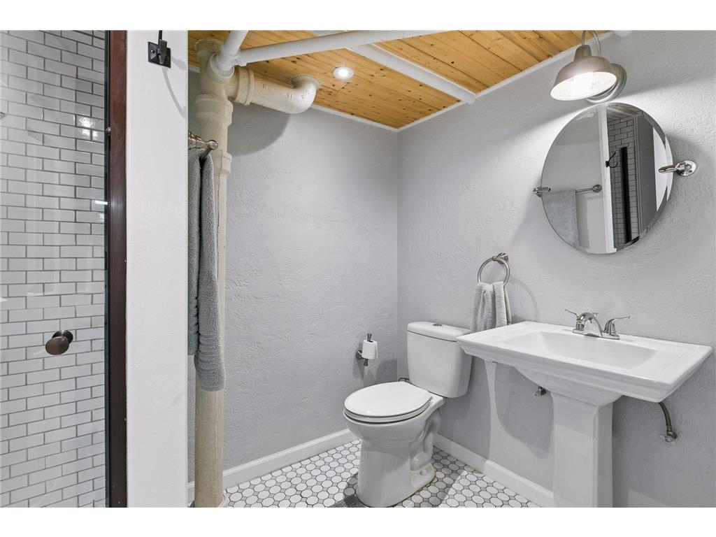 4227 Washburn Avenue N Minneapolis MN 55412 7088937 image29