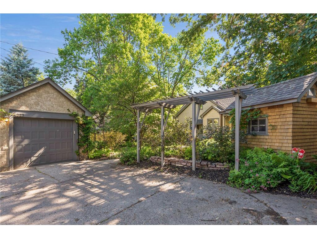 4227 Washburn Avenue N Minneapolis MN 55412 7088937 image38