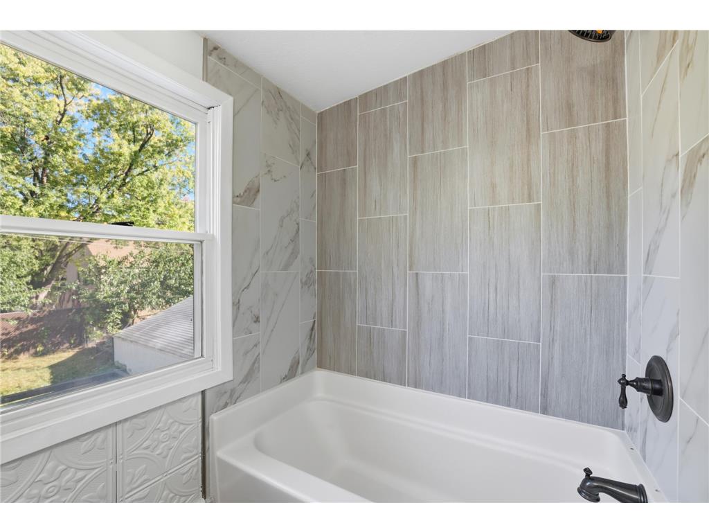 4228 Halifax Avenue N Robbinsdale MN 55422 6804361 image12