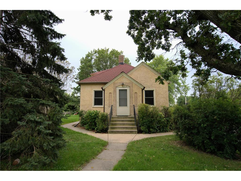 423 Central Drive W Braham MN 55006 6588424 image1