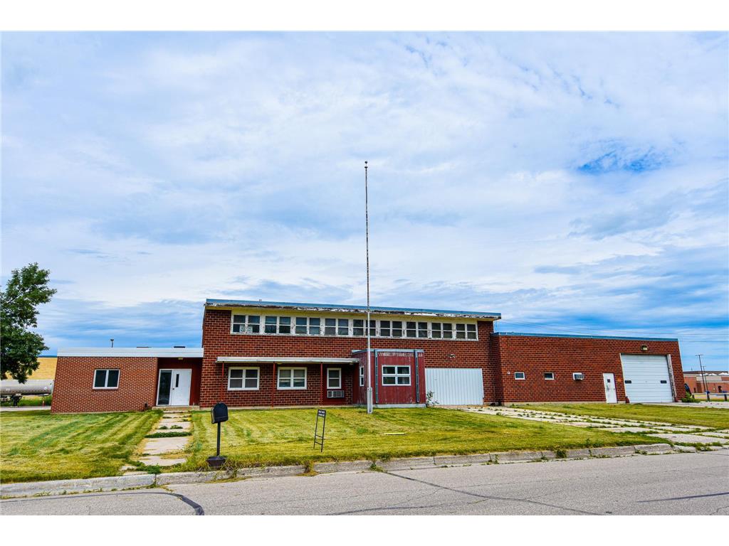 423 Zeh Street W Thief River Falls MN 56701 7095707 image1