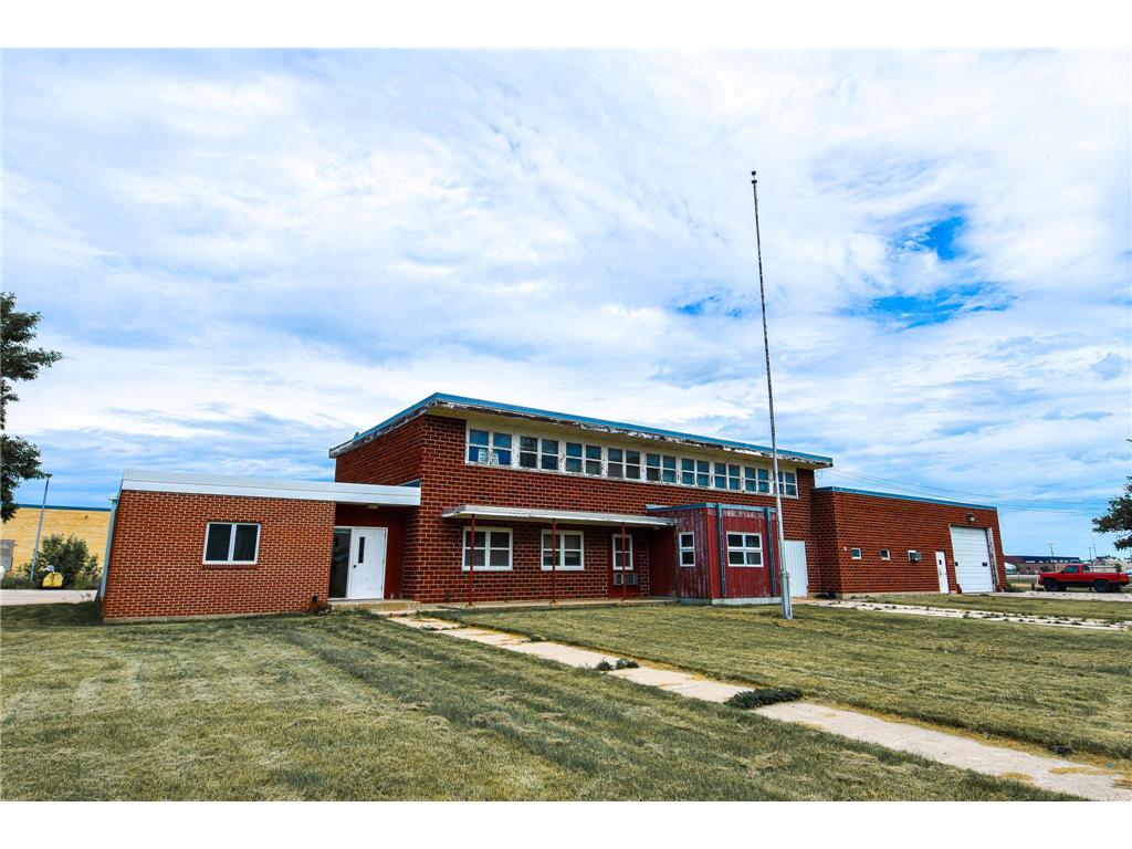 423 Zeh Street W Thief River Falls MN 56701 7095707 image2