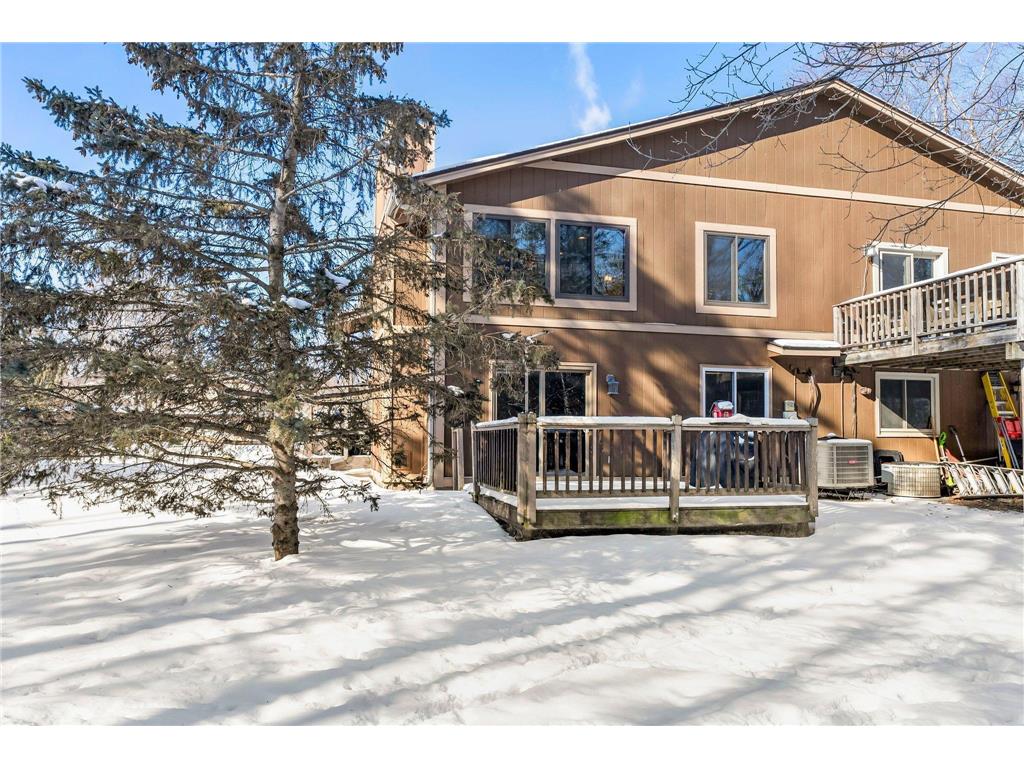 4230 Thornhill Ln Vadnais Heights MN 55127 6659801 image1