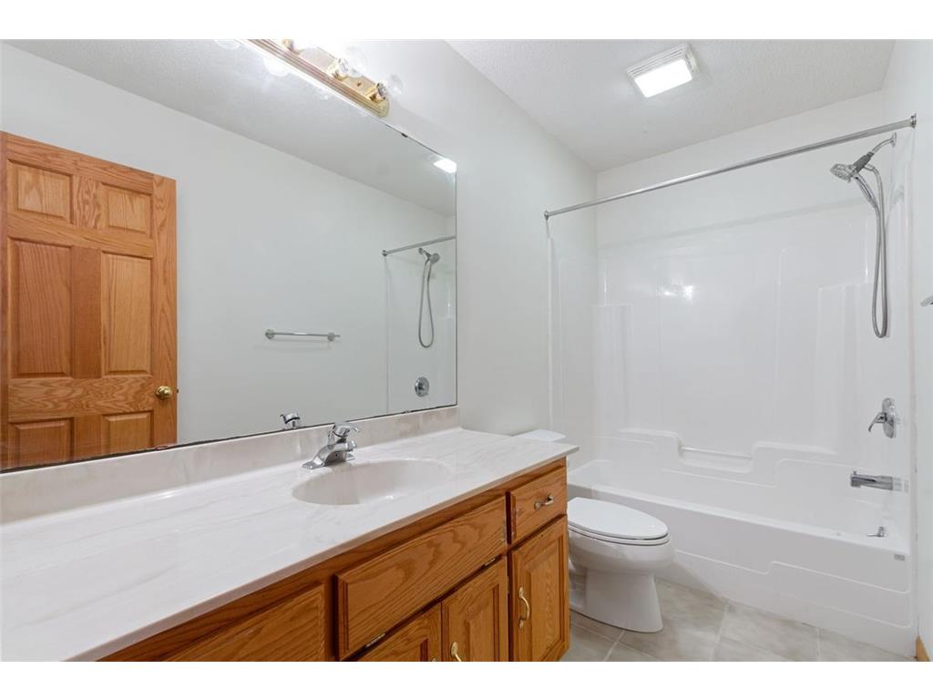 4233 93rd Avenue N Brooklyn Park MN 55443 7073370 image18