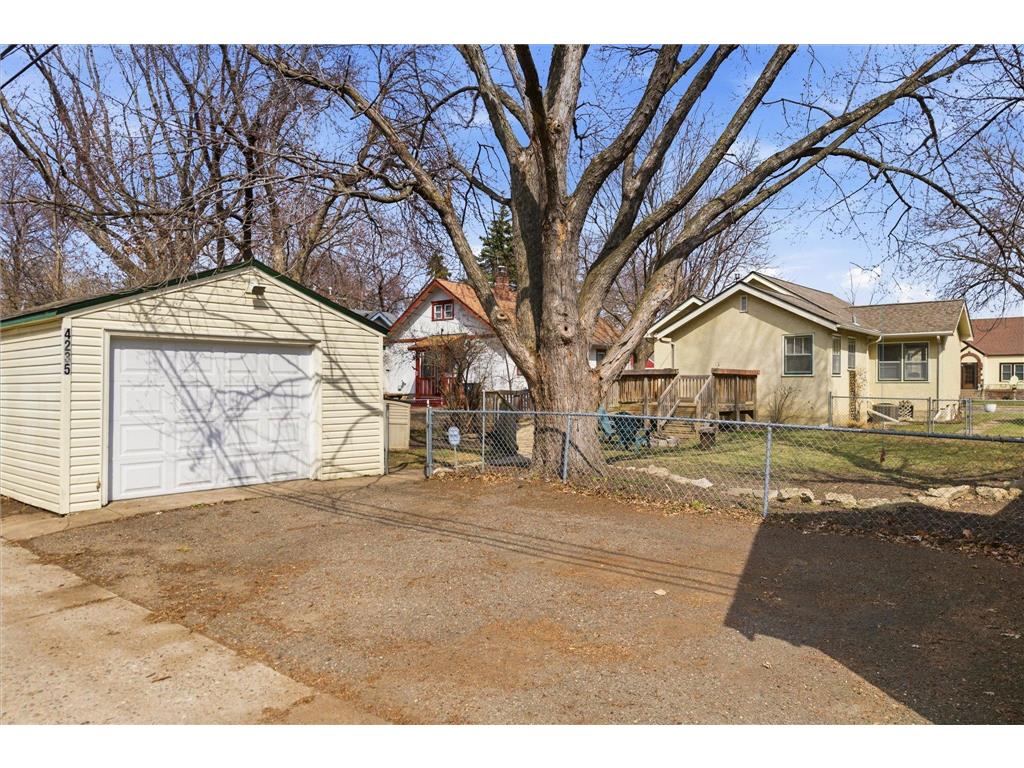 4235 Vincent Avenue N Minneapolis MN 55412 6824893 image30