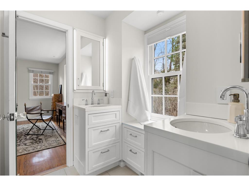 4236 Heathcote Road Deephaven MN 55391 7041969 image40