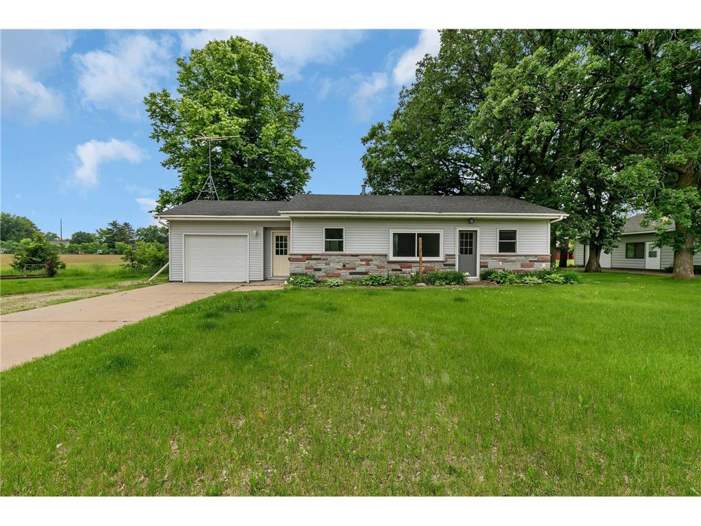 424 1st Street NE Avon MN 56310 6693240 image1
