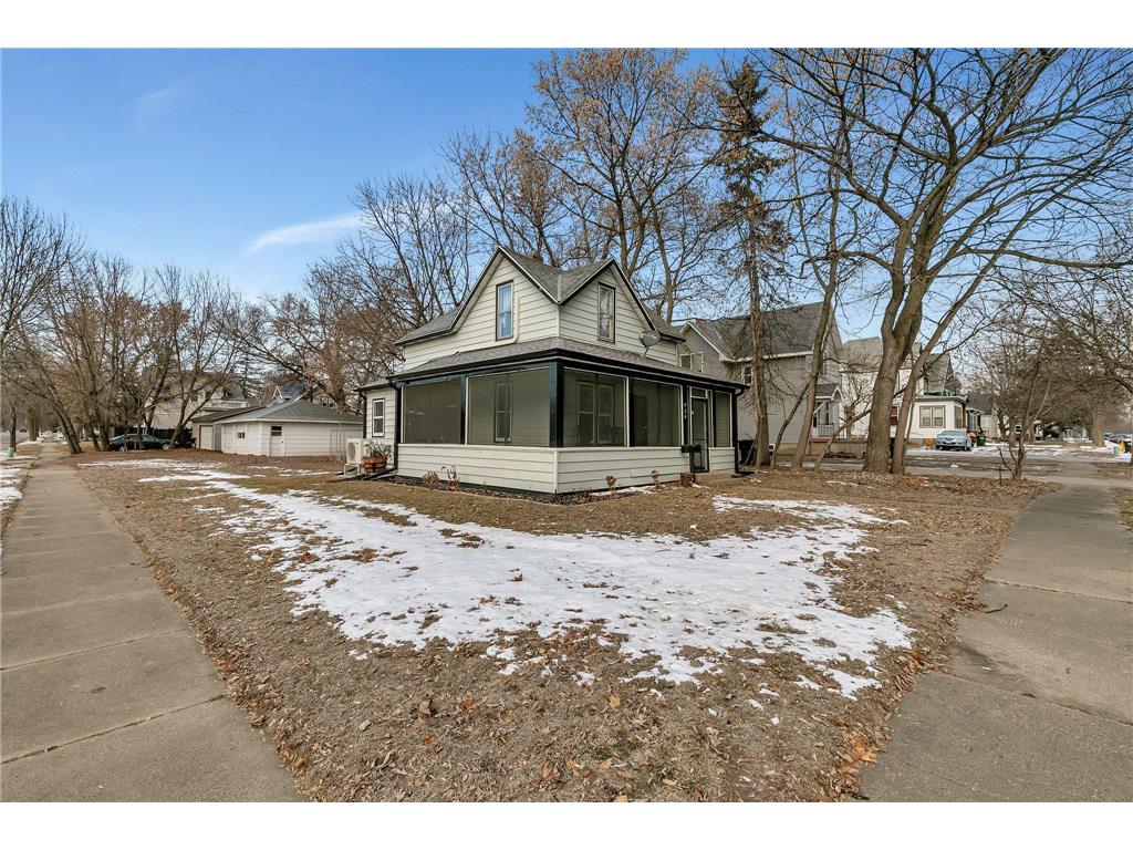 424 8th Street SW Willmar MN 56201 6644452 image1