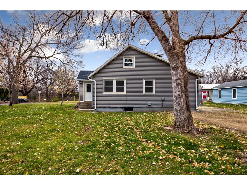 424 Brooks Street Mankato MN 56001 6462029 image1