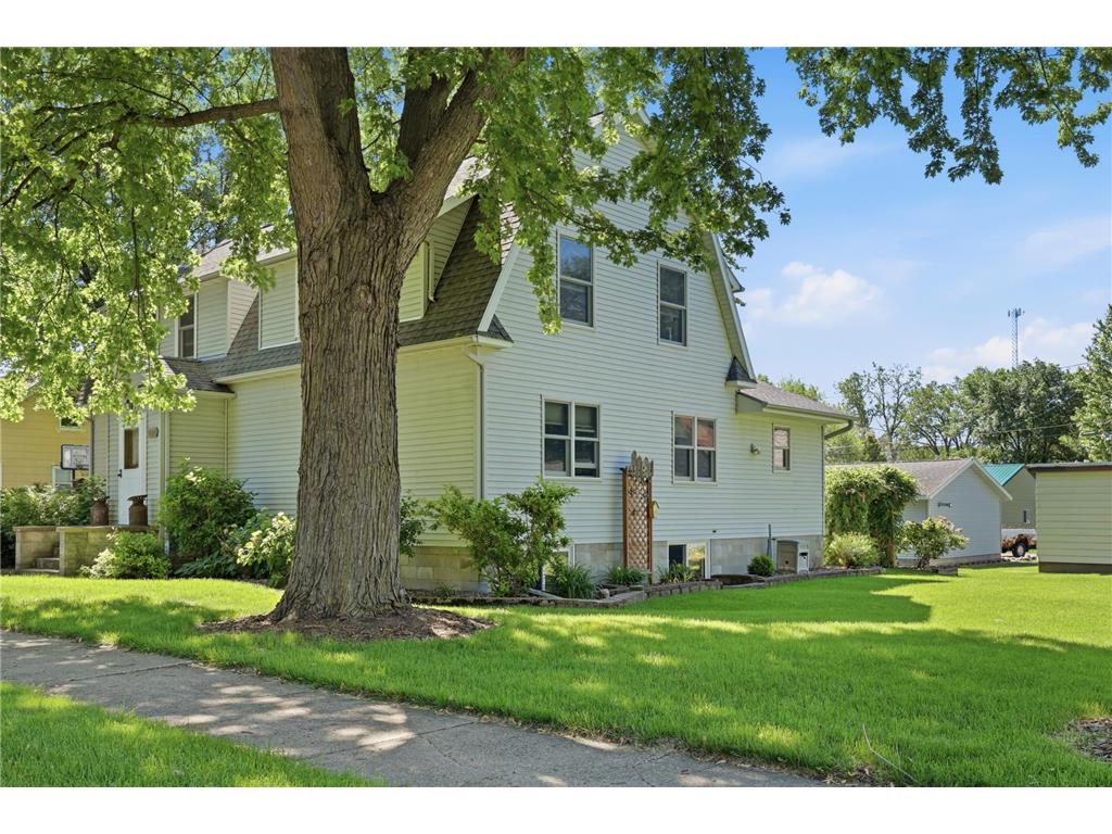 424 E 11th Street Gibbon MN 55335 7093082 image2