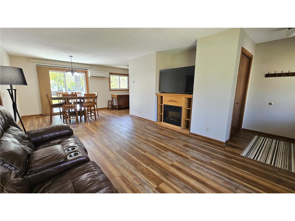 424 E 2nd Street Litchfield MN 55355 6807405 image5